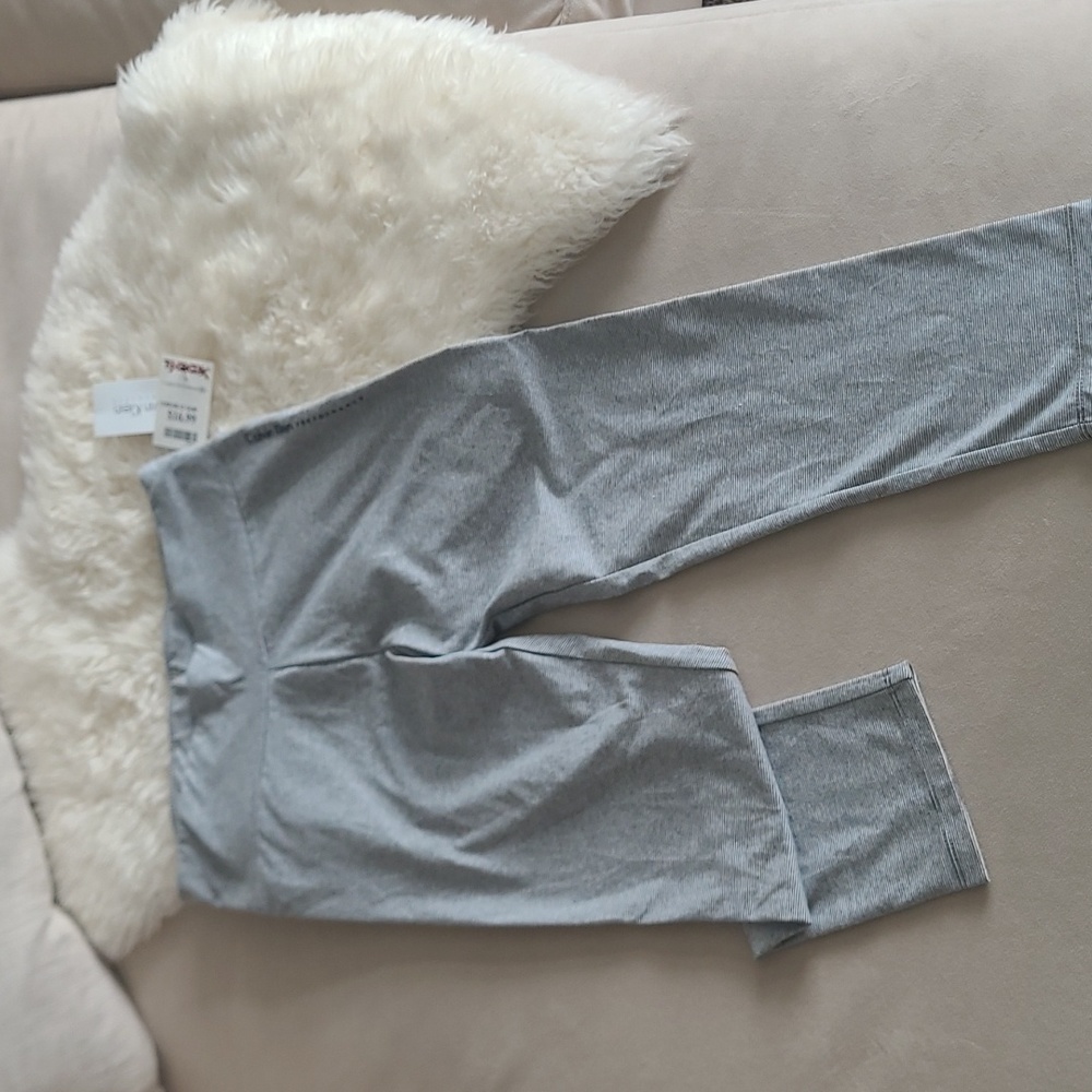 Calvin Klein Capri Length Gray size Medium Athletic Leggings. NWT